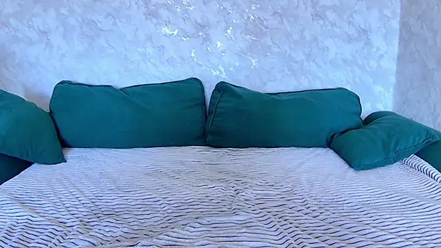 Snapshot of AliceSinner chatting on October 19, 2025, 7:53 am AliceSinner online show from October 19, 2025, 7:53 am