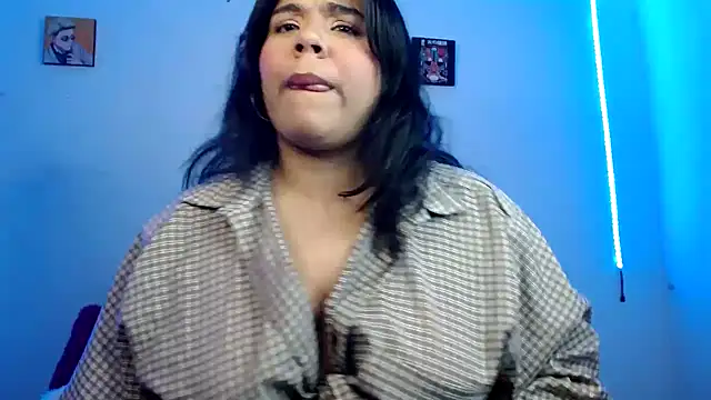 Snapshot of samantha-pettie chatting on March 16, 2026, 2:32 pm samantha-pettie online show from March 16, 2026, 2:32 pm