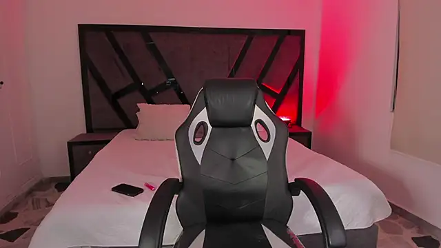 MarilynDupont online show from September 26, 2025, 5:11 am