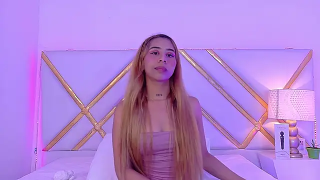 Snapshot of laila_stilwiills chatting on October 7, 2025, 4:59 pm laila stilwiills online show from October 7, 2025, 4:59 pm