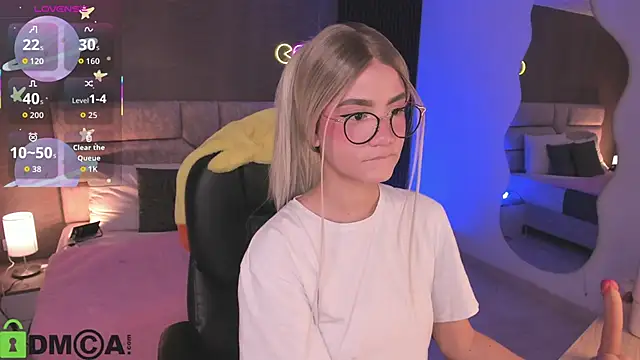 Arinextdoor online show from November 22, 2025, 3:38 am