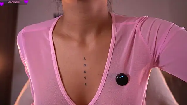 Snapshot of violeth____ chatting on February 9, 2026, 1:15 pm violeth online show from February 9, 2026, 1:15 pm