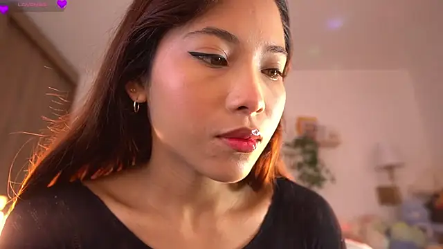 Snapshot of violeth____ chatting on February 12, 2026, 1:28 pm violeth online show from February 12, 2026, 1:28 pm