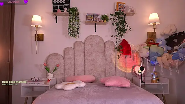 Snapshot of violeth____ chatting on February 20, 2026, 1:33 pm violeth online show from February 20, 2026, 1:33 pm