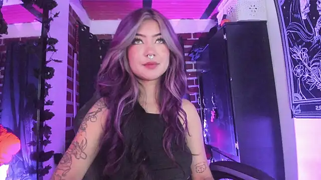 Snapshot of Katyuska_Sg1 chatting on October 6, 2025, 1:58 am Katyuska Sg1 online show from October 6, 2025, 1:58 am