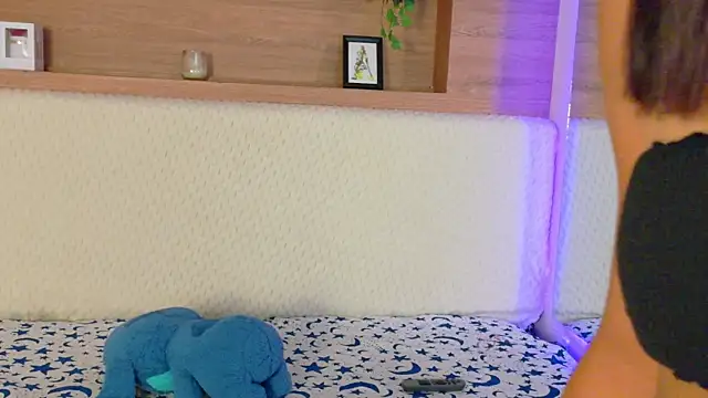 Snapshot of MeghanMure chatting on March 3, 2026, 3:23 am MeghanMure online show from March 3, 2026, 3:23 am