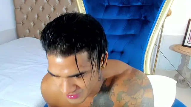 antonio  444 online show from November 6, 2025, 8:04 am