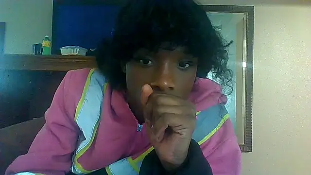 Snapshot of OUCH_CHARR_LEE chatting on June 3, 2026, 12:41 pm OUCH CHARR LEE online show from June 3, 2026, 12:41 pm