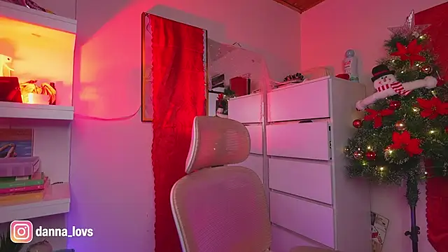 Snapshot of Dannaa_Lovs chatting on November 24, 2025, 5:45 pm Dannaa Lovs online show from November 24, 2025, 5:45 pm