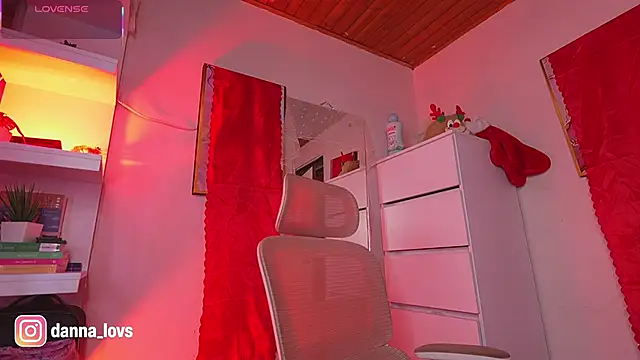 Snapshot of Dannaa_Lovs chatting on December 16, 2025, 6:02 pm Dannaa Lovs online show from December 16, 2025, 6:02 pm