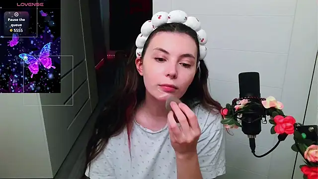 Snapshot of peachyness chatting on May 27, 2026, 5:43 pm peachyness online show from May 27, 2026, 5:43 pm