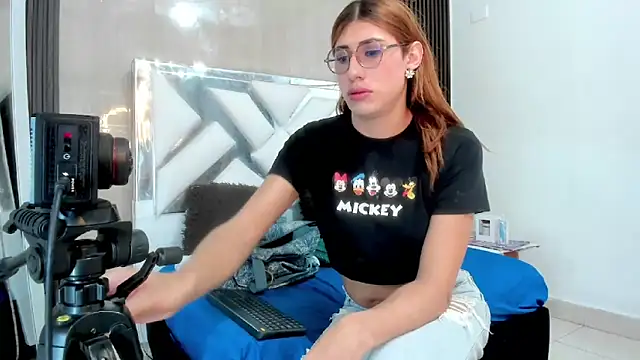 karen matwell online show from December 2, 2025, 1:55 am