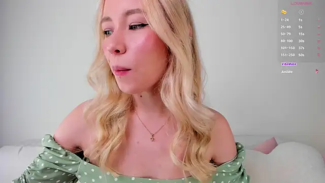 DanaCandy online show from July 10, 2026, 11:29 pm