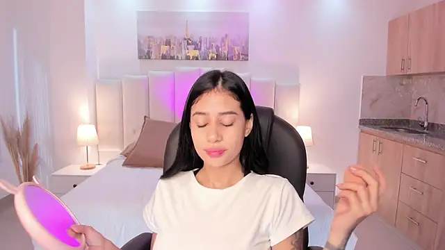 miranda crawfor online show from October 31, 2025, 12:39 pm