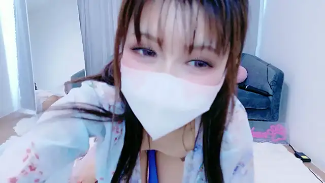 Snapshot of -Nyanko-chan- chatting on May 19, 2026, 1:56 am -Nyanko-chan- online show from May 19, 2026, 1:56 am