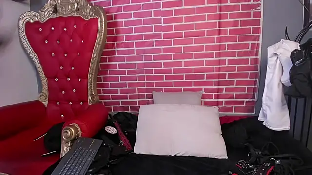 Snapshot of LiliThara chatting on June 11, 2026, 1:20 pm LiliThara online show from June 11, 2026, 1:20 pm