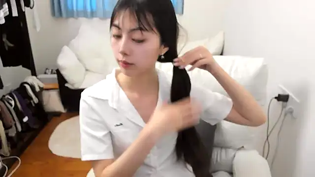 xuannv0000 online show from September 25, 2025, 8:29 am