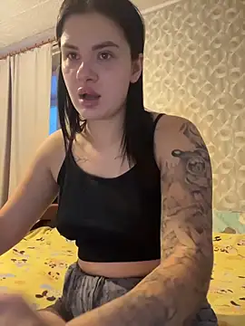 Snapshot of MiraReach chatting on December 20, 2025, 2:40 am MiraReach online show from December 20, 2025, 2:40 am