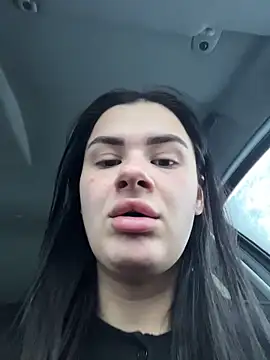 Snapshot of MiraReach chatting on December 23, 2025, 3:04 am MiraReach online show from December 23, 2025, 3:04 am