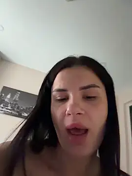 Snapshot of MiraReach chatting on February 5, 2026, 1:43 am MiraReach online show from February 5, 2026, 1:43 am