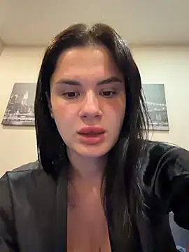 Snapshot of MiraReach chatting on February 8, 2026, 1:58 pm MiraReach online show from February 8, 2026, 1:58 pm