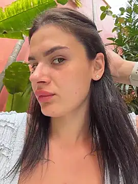 Snapshot of MiraReach chatting on February 22, 2026, 1:40 am MiraReach online show from February 22, 2026, 1:40 am