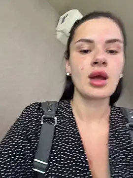 Snapshot of MiraReach chatting on February 25, 2026, 2:32 am MiraReach online show from February 25, 2026, 2:32 am