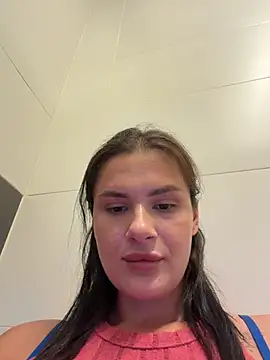 Snapshot of MiraReach chatting on July 7, 2026, 6:47 am MiraReach online show from July 7, 2026, 6:47 am