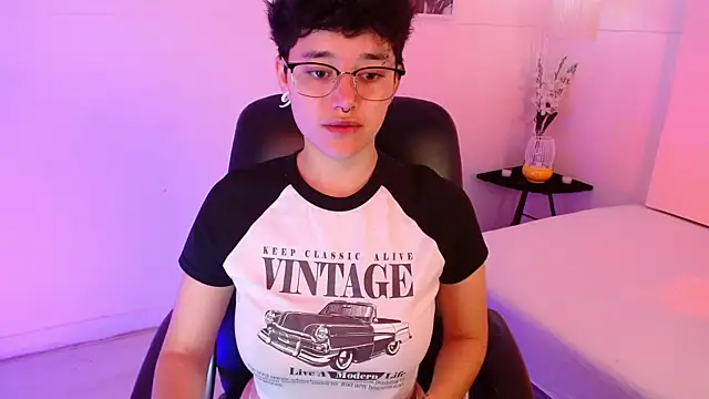 jeroharper online show from October 28, 2025, 2:09 pm