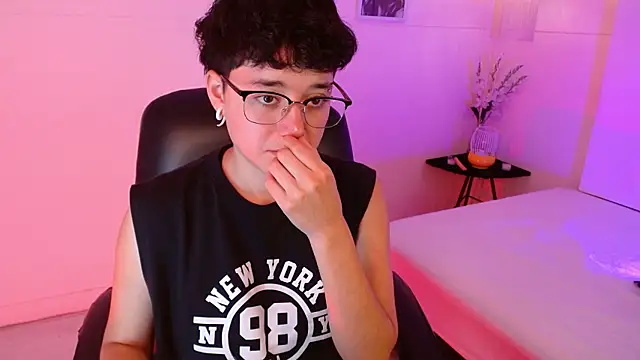 jeroharper online show from November 28, 2025, 4:09 pm