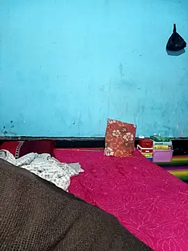 Hotty-couple063 online show from December 1, 2025, 5:45 am