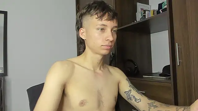 Snapshot of spacehumanz chatting on October 29, 2025, 9:49 pm spacehumanz online show from October 29, 2025, 9:49 pm