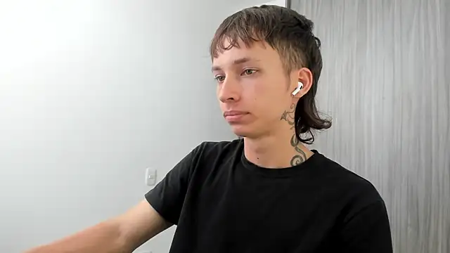 spacehumanz online show from March 4, 2026, 9:32 pm