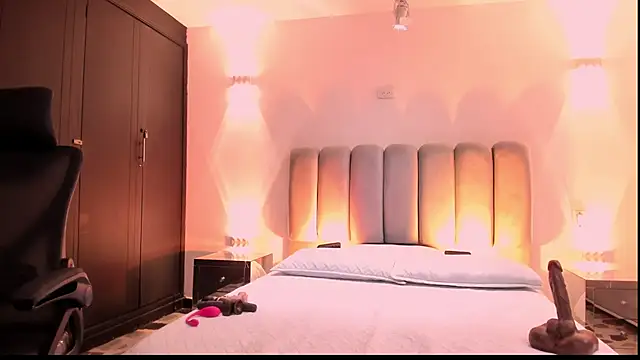 AlliceLover online show from October 30, 2025, 12:06 pm