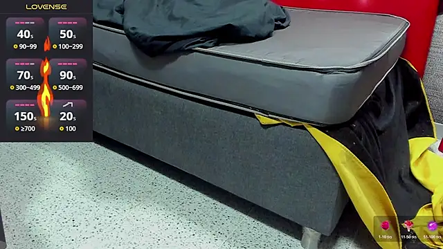 Ian1  online show from October 30, 2025, 11:00 am