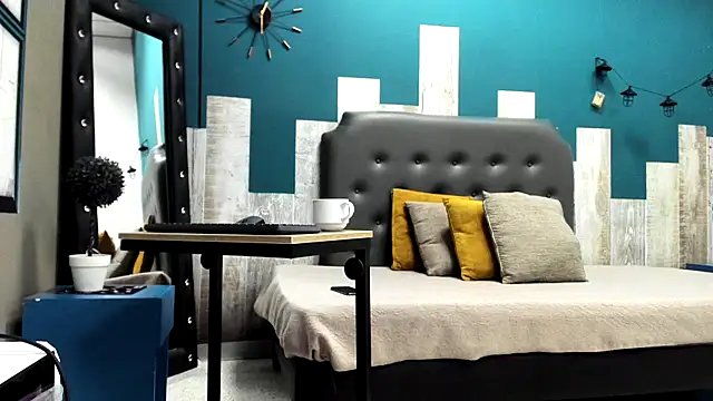 Ian1  online show from November 22, 2025, 2:10 am