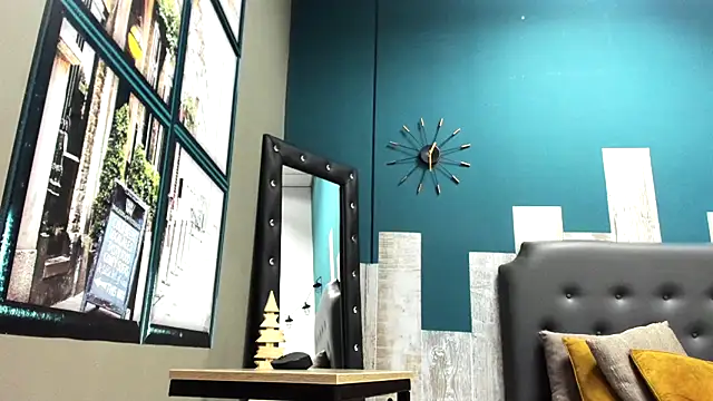 Ian1  online show from November 25, 2025, 11:21 am