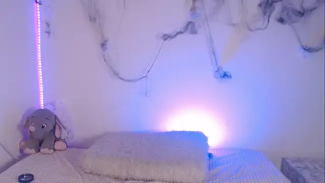 Lia  1 online show from October 22, 2025, 9:36 pm