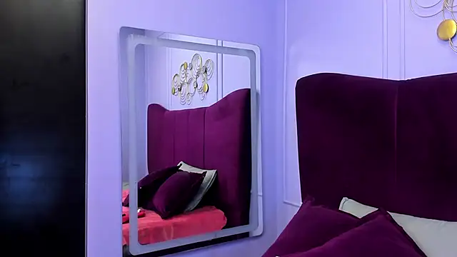 EmmaEbony  online show from February 9, 2026, 1:04 pm