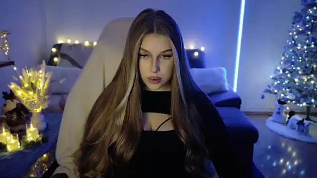 Snapshot of Emma_candyyy chatting on December 16, 2025, 9:36 am Emma candyyy online show from December 16, 2025, 9:36 am