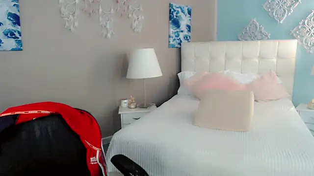 maddissonivanova online show from January 15, 2026, 7:06 pm