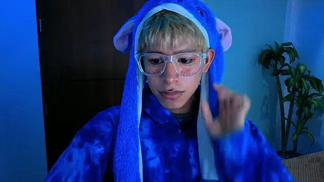 taichi bluy online show from November 24, 2025, 8:08 pm