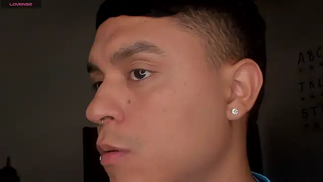 Snapshot of ANGELOGAO chatting on December 15, 2025, 10:47 pm ANGELOGAO online show from December 15, 2025, 10:47 pm