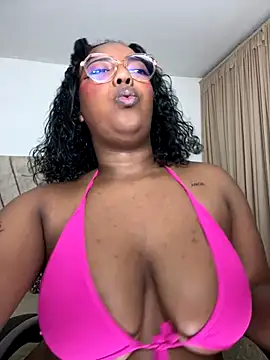 Snapshot of Naomisweett1 chatting on October 9, 2025, 2:53 am Naomisweett1 online show from October 9, 2025, 2:53 am