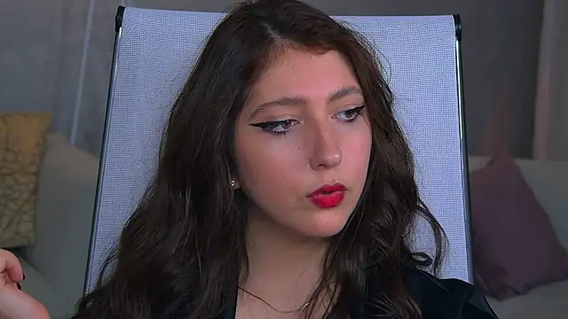 Mary Miiller online show from October 22, 2025, 11:54 am