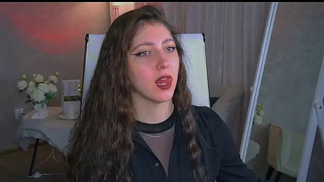 Snapshot of Mary_Miiller chatting on February 17, 2026, 6:43 am Mary Miiller online show from February 17, 2026, 6:43 am