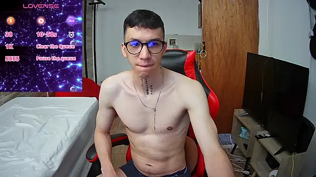 angelicious  online show from November 3, 2025, 12:50 pm