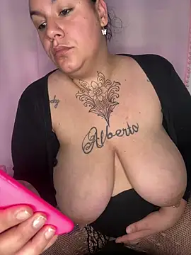 valen1891 online show from November 25, 2025, 2:22 am