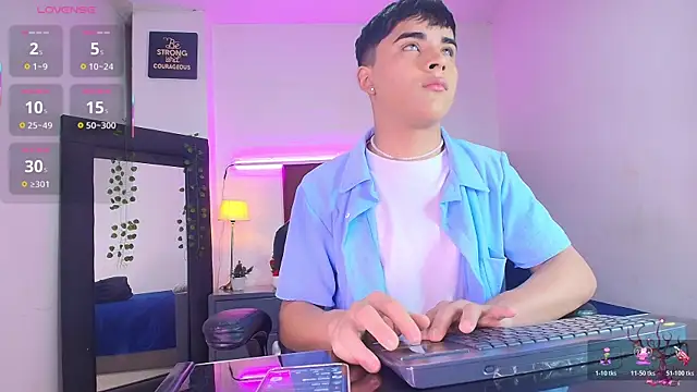 Snapshot of Lucass_love chatting on October 29, 2025, 4:53 pm Lucass love online show from October 29, 2025, 4:53 pm