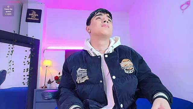 Snapshot of Lucass_love chatting on November 10, 2025, 4:17 pm Lucass love online show from November 10, 2025, 4:17 pm